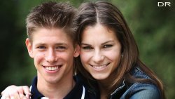 Casey Stoner et sa femme Adriana sont les heureux parents d' une petite Alessandra.