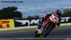 Sylvain Guintoli s' offre la 1e pole de la saison 2014 !