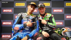 Jonathan Rea et Toprak Razgatlioglu fins stratèges lors de la course 1