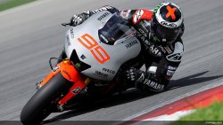 Jorge Lorenzo hausse le ton à Sepang.