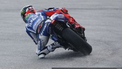 Jorge Lorenzo meilleur temps sur le mouillé.