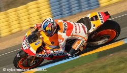 Dani Pedrosa signe la pole provisoire, mais les écarts se comptent en millièmes de seconde !