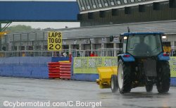 Un tracteur en course