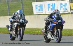 Un duel à couteaux tirés entre deux Yamaha !