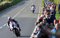 Michael Dunlop au dessus de la « barrière » des 130mp/h