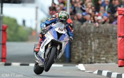 Peter Hickman abonné au podium avec sa BMW.