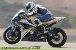 Sylvain Barrier en signant la pole position du 1000 superstock à Portimao, se donne les moyens de remporter le titre devant Eddi Lamarra.
