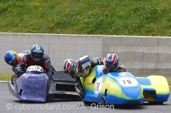 Freinage très limite à Magny-Cours, virage de l'école 2007