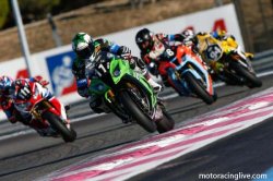 La Kawasaki N°11 mène la première heure de course