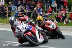 Michael Dunlop en leader incontesté en superbike