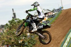 Joël Roelants au pied du podium MX2 du GP de Saint Jean d'Angély