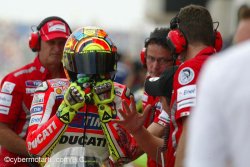 Sueurs froides pour Rossi sur sa Ducati GP11.2