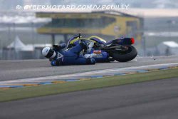 Chute d'Emeric Jonchière aux essais qualificatifs des 24H du Mans 2010, à la sortie du Dunlop