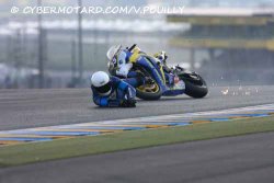 Chute d'Emeric Jonchière aux essais qualificatifs des 24H du Mans 2010, à la sortie du Dunlop