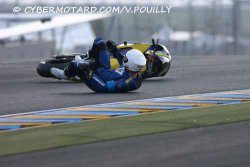 Chute d'Emeric Jonchière aux essais qualificatifs des 24H du Mans 2010, à la sortie du Dunlop