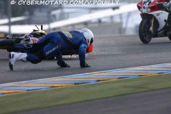 Chute d'Emeric Jonchière aux essais qualificatifs des 24H du Mans 2010, à la sortie du Dunlop