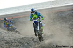 Axel Van de Sande dans son jardin à Berck malgré Renaux