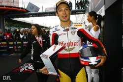 Sylvain Guintoli décroche la pole position, à la surprise générale, devant les teams officiels !