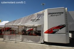 la fourniture de pneus gratuit au plateau motoGP a-t-ellle eu raison de l'engagement de Bridgestone ?