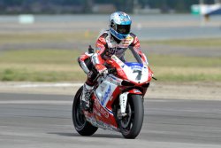 En 10 manches, Carlos Checa est monté 8 fois sur le podium !