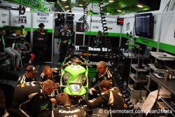 Encore un problème d'axe de roue AR pour la Kawasaki SRC