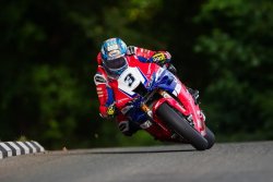 Dean Harrison ouvre les hostilités en superbike
