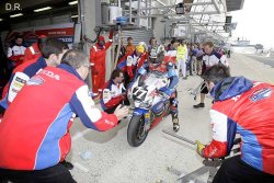 Honda TT Legends a aligné 2000 km d'essais avec des pneus Dunlop à Sepang