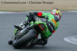 La Kawasaki N°11 en tête