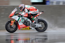 Léon Camier s'est montré le plus rapide lors des essais sous la pluie