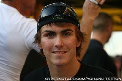 Loris Baz obtient le statut de pilote officiel Kawasaki.