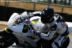 Mathieu Dumas, au Vigeant sur sa Yamaha R6