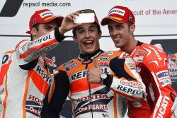 Selfie : les pilotes MotoGP s'y mettent aussi !