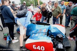 Quand la foule découvre la formule du side-car
