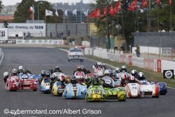 Départ toujours impressionnants des side car 