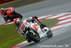 Marco Simoncelli ne termine pas