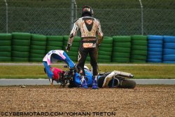 Moto ruinée pour Cedric Tangre