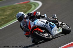 Après 2h de course, la Suzuki N°110 mène la catégorie superstock au Bol d'Or.