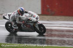 Sous la pluie, Sylvain Guintoli est intouchable !