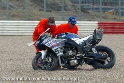 Toseland en diffucultés aux essais de Silverstone