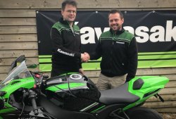 Romain Maitre avec Roman Raschie du team suisse Schnock Kawasaki Motorex