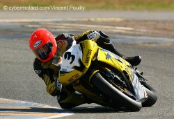 Louis Bulle s'adjuge la victoire de la deuxième manche du supersport du dimanche AM.