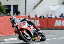 Michael Dunlop est loin de démériter avec sa BMW