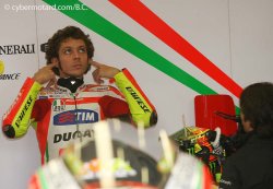 Valentino Rossi mettrait fin à sa carrière en 2012, selon le Daily Telegraph.