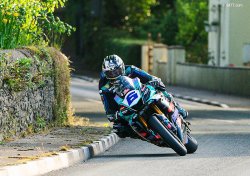 Michael Dunlop au dessus des 126 mp/h