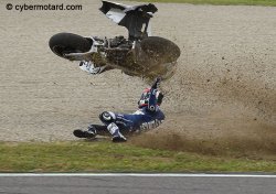 Grosse chute de Randy de Puniet au GP du Mugello lors des essais qualifs !