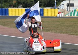 Des Finlandais champions du Monde de side car !