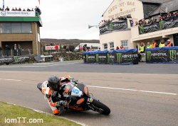 Bruce Anstey…un vénérable dinosaure, capable de remporter des podiums ! 