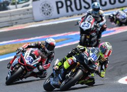Booth Amos Royal en deuxième manche supersport