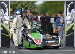 Molyneux - Farrance roulent sur un attelage mû par un moteur ZX6-R