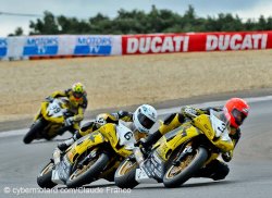 Le trio « Dark Dog » domine le supersport